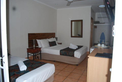 Rainforest Motel - Accommodation Redcliffe 1