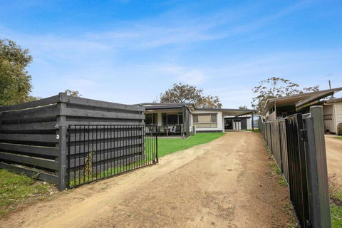 Raymond Island Retreat - Accommodation Redcliffe 2