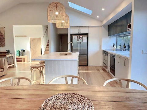 Red Hill Lane 5BedroomVineyard&RuralValleyViews - Accommodation Redcliffe 2