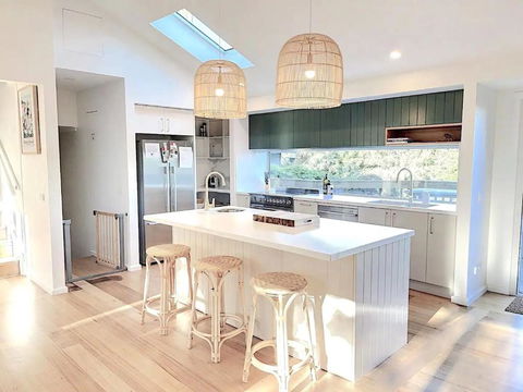 Red Hill Lane 5BedroomVineyard&RuralValleyViews - Accommodation Redcliffe 1