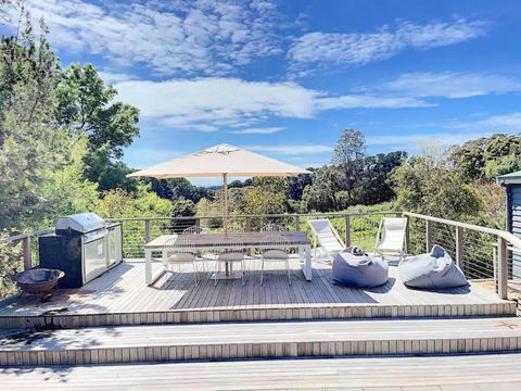 Red Hill Lane 5BedroomVineyard&RuralValleyViews - Accommodation Redcliffe 0