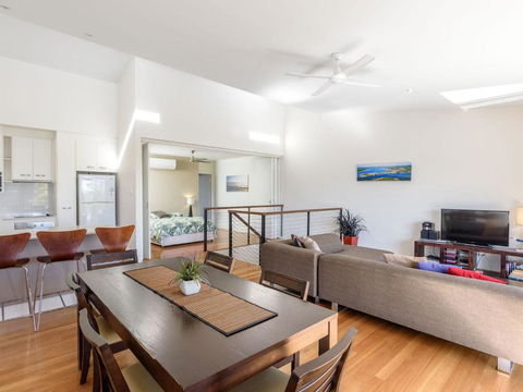 Rainbow Surf 4 - Accommodation Redcliffe 3