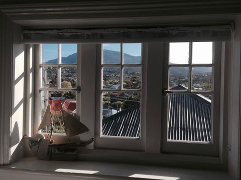 Assemblage Boutique Art B & B - Accommodation Redcliffe 3