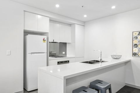 Astra Apartments Wollongong CBD - Accommodation Redcliffe 2