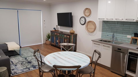 At Home Apartments - Accommodation Redcliffe 1