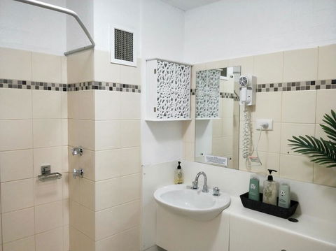 Atrium Private Stay Mandurah - Accommodation Redcliffe 0