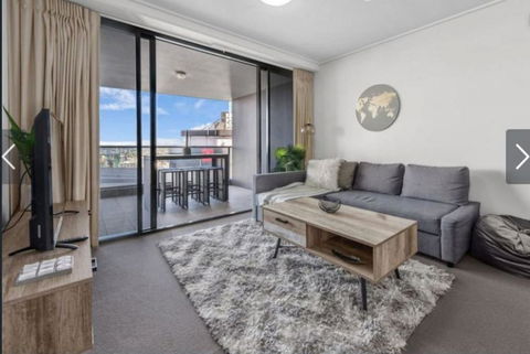 AU1 - Long Stay W Balcony RiverViews Fast WiFi - Accommodation Redcliffe 0