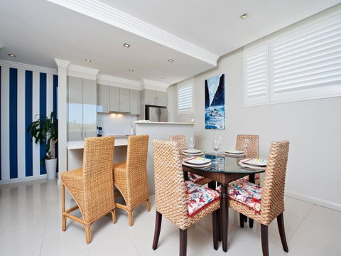 Aura Unit 12 - Shoal Bay - Accommodation Redcliffe 3