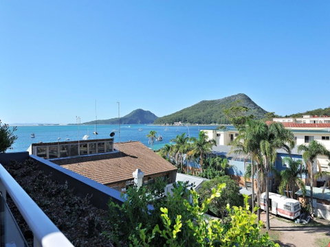 Aura Unit 12 - Shoal Bay - Accommodation Redcliffe 1