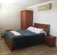 Aussie Hotel  Motel - Accommodation Redcliffe