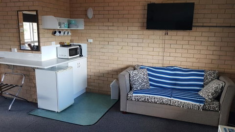 Avlon Gardens Motel - Accommodation Redcliffe 1