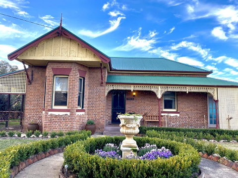 Avoca House - Circa 1900 Gorgeous Federation Home - Accommodation Redcliffe 1
