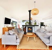 Ayana Beach House - Pet Friendly - Opposite Beach - Accommodation Redcliffe