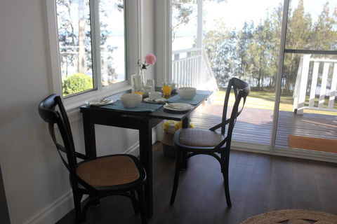 B & B On The Water - Accommodation Redcliffe 2