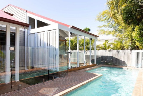 Bacchus - Accommodation Redcliffe 2