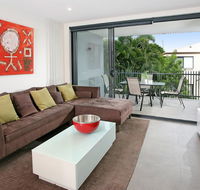 Back of the Block Bulimba - Executive 3BR Bulimba apartment with leafy outlook - Accommodation Redcliffe