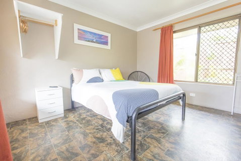 Backpackers Holiday Village - Accommodation Redcliffe 1