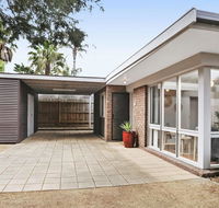 Backyard Bliss - Accommodation Redcliffe
