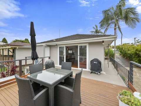 Bailey House - Accommodation Redcliffe 1