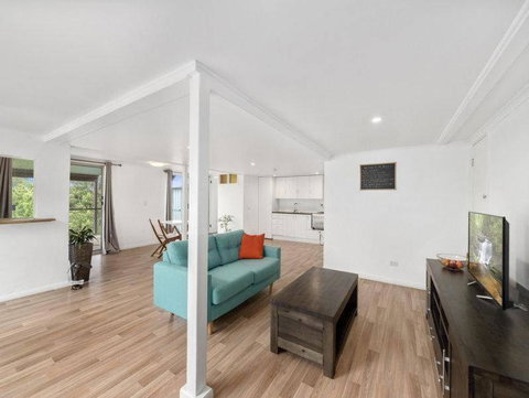 Bailey House - Accommodation Redcliffe 0