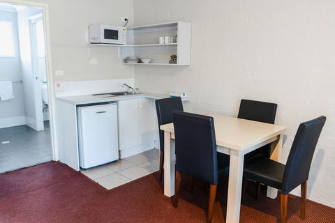 Balan Village Motel - Accommodation Redcliffe 1