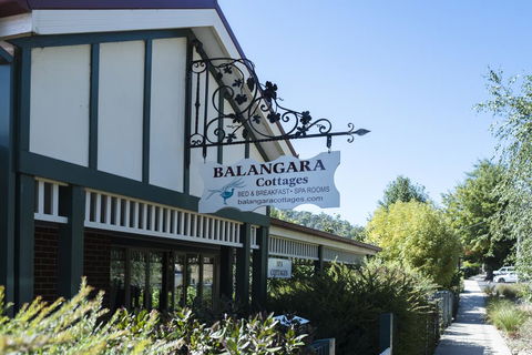 Balangara Cottages - Accommodation Redcliffe 0
