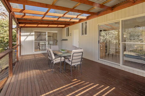 Banjo 33 - Accommodation Redcliffe 1