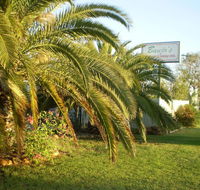 Banjos Overnight And Holiday Units - Accommodation Redcliffe