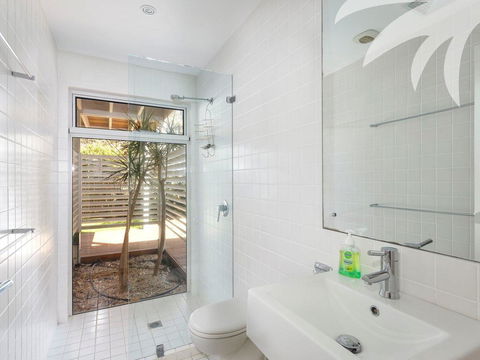 Banksia - Accommodation Redcliffe 2