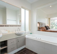 Banksia  Cosy Corner - Accommodation Redcliffe