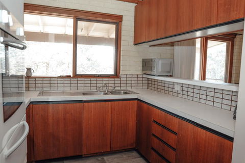 Banksia Beach House - Accommodation Redcliffe 2