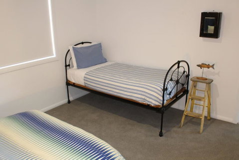 Barefoot Beach House - Accommodation Redcliffe 2