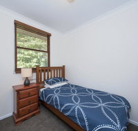 Barefoot Beach House 24 Essendene Road - Accommodation Redcliffe