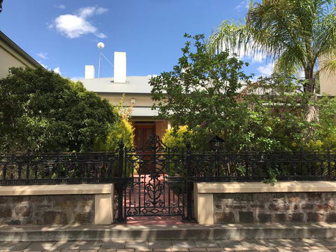 Barossa Best - Accommodation Redcliffe 1