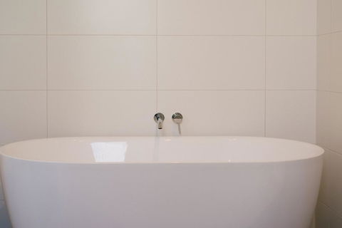 Basq Stays - Accommodation Redcliffe 2
