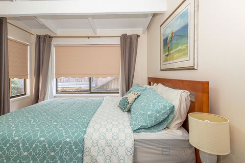 Batehaven Beach House - Accommodation Redcliffe 3