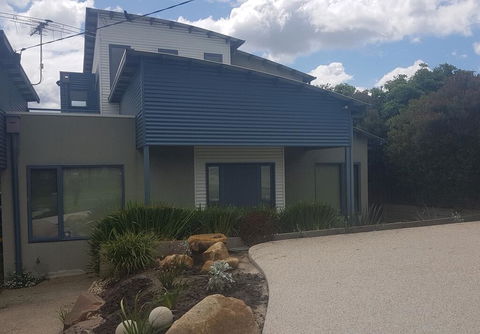 Bay Breeze Holiday Home - Accommodation Redcliffe 1