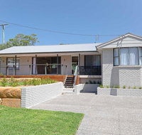 Bay Dream Believer' 16 Verona Road - pet friendly Boat Parking  WIFI - Accommodation Redcliffe