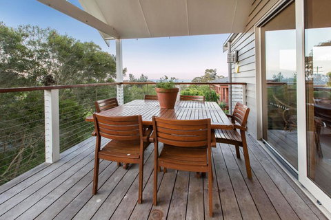 BAY VIEWS ON MANNA - DROMANA - Accommodation Redcliffe 2