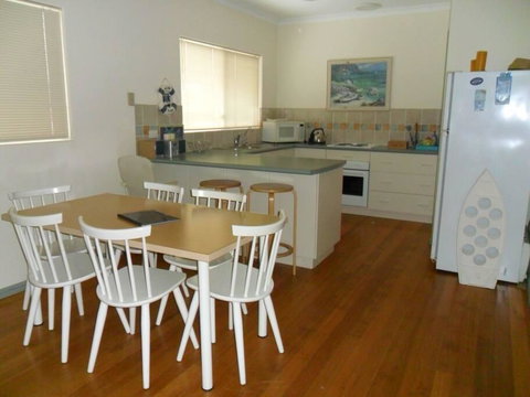 Bayside At Falcon Bay - Accommodation Redcliffe 2