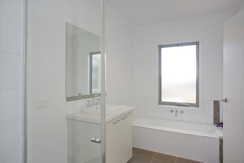 Beach & Golf Stays, Australia - Accommodation Redcliffe 2