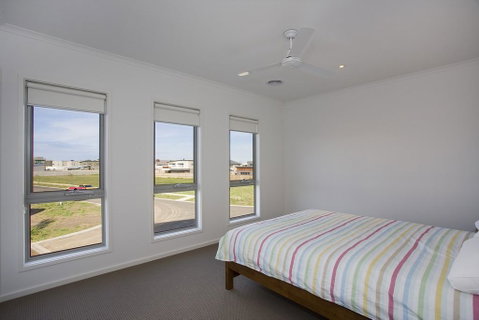 Beach & Golf Stays, Australia - Accommodation Redcliffe 1
