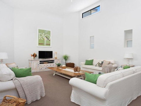 Beach 'Shac' On Parkway - Accommodation Redcliffe 1