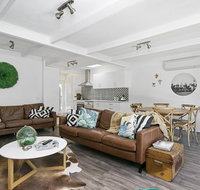 Beach Break on Hardy - walk to foreshore - Accommodation Redcliffe