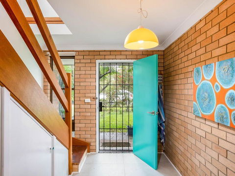 Beach Breeze - Accommodation Redcliffe 3