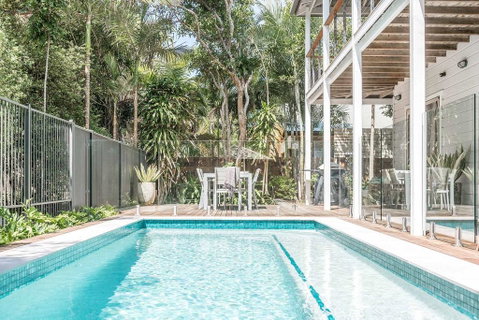 Beach Chalet - Accommodation Redcliffe 0