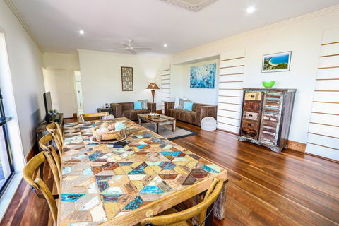 Beach Fansea - Accommodation Redcliffe 3