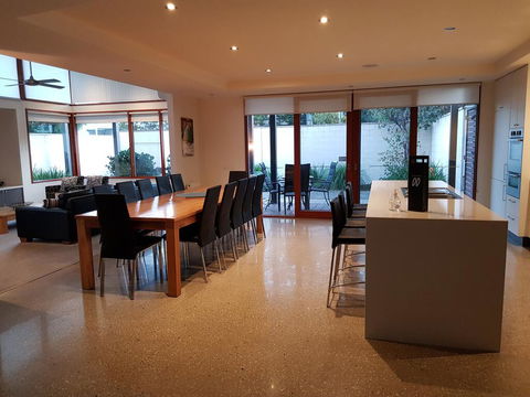 Beach Haven - Accommodation Redcliffe 3