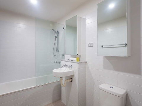 Beach House 7' 26 One Mile Close - Air Conditioned, Wifi, Foxtel, Linen - Accommodation Redcliffe 3