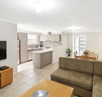 Beach Resort Chalet - Accommodation Redcliffe
